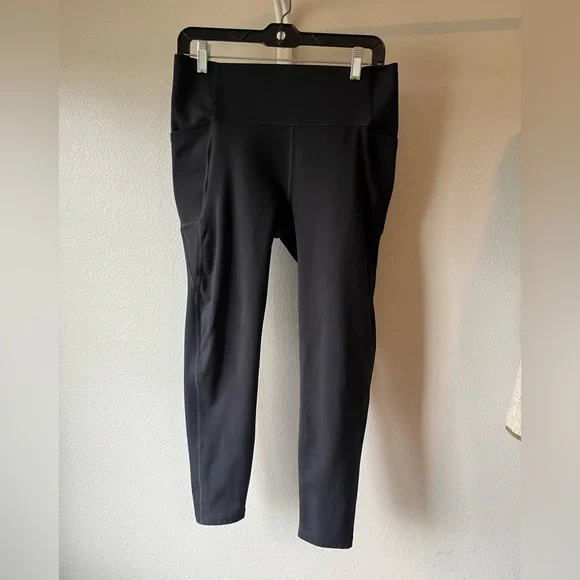 GAP Black GapFit Leggings 7/8 length - Picture 1 of 7